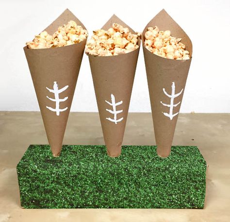 #LastMinute #quick and #easy #Football #party? Stock up on #popcorn! #Yum! Brought to you by Shoplet.com Football Popcorn, Snack Cones, Steelers Party, Popcorn Diy, Paper Football, Football Watch Party, Superbowl Sunday, Football Diy, Football Snacks