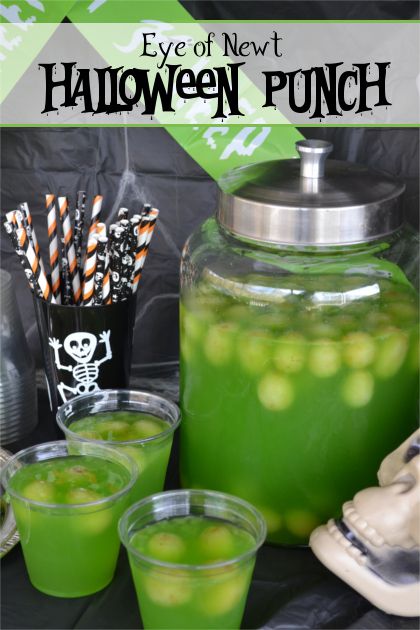 Halloween Punch With Eyeballs, Spooky Halloween Punch Alcohol, Alcholic Halloween Punch, Halloween Party Drinks Alcohol Big Batch, Hocus Pocus Punch Non Alcoholic, Halloween Juice Ideas, Easy Halloween Punch For Kids, Halloween Refreshments, Beetlejuice Punch