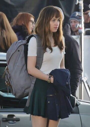 On set on Fifty Shades Anastasia Steele Style, Anastasia Steele Outfits, Dakota Johnson Style, Anastasia Steele, 50 Shades Of Grey, Christian Grey, Womens Workout Outfits, Fifty Shades Of Grey, Dakota Johnson