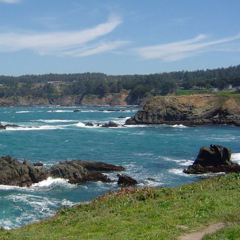 The Best Inn-to-Inn Hikes in California - Sunset Magazine Hikes In California, Hiking California, Muir Beach, Stinson Beach, Mendocino Coast, California Hikes, Lassen Volcanic National Park, Los Angeles Restaurants, Muir Woods