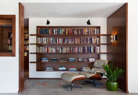 See more of Round Table Design, Inc.'s "Mid Century Modern" on 1stdibs Round Table Design, Mid Century Modern Bookshelf, Mid Century Modern Shelves, Mid Century Office, Mid Century Modern Office, Mid Century Modern Interior Design, Mid Century Interior, Modern Bookshelf, Home Library Design