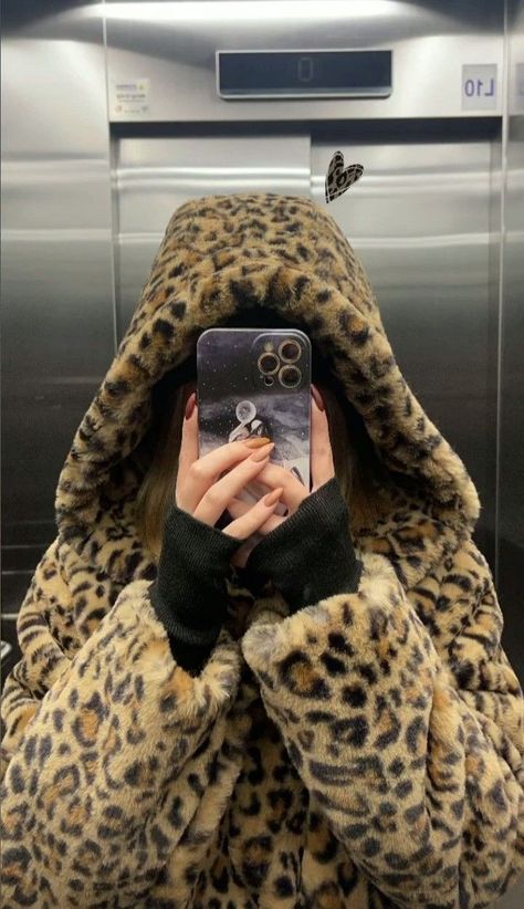 Leopard Print Fur Coat, Ny Outfits, Leopard Print Outfits, Leo And Sagittarius, Fall Fashion Outfits, Modest Outfits, Fur Jacket, Cheetah Print, Fashion Inspo Outfits