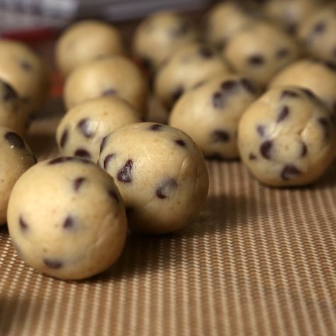 Chocolate Chip Cookie Dough Truffles, Cannabutter Recipe, Cannibis Recipes, Cookie Dough Truffles, Baking Recipes Cookies, Truffle Recipe, Chocolate Chip Cookie Dough, Chocolate Chip Cookie, No Bake Cookies