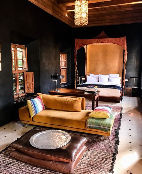 Elven Bedroom, El Fenn Marrakech, Manon Les Suites, Best Riads In Marrakech, Bedroom Design Boho, Moroccan Villa, El Fenn, Morocco Hotel, Arab Architecture