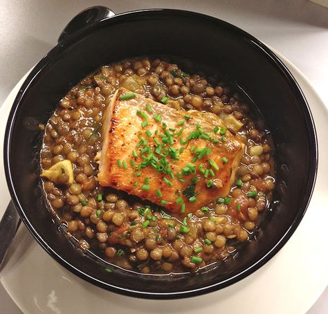 6 Delicious Weeknight Dinners to Make With Salmon Fillets | eatwell101.com Salmon Lentils, Green Lentil Recipes, Fried Salmon Recipes, Lentils Recipes, Lentil Recipes Easy, Salmon Fillet Recipes, Best Salmon Recipe, Pescetarian Recipes, Pan Fried Salmon