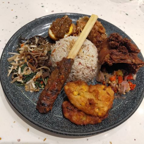 Nasi kecombrang
Bebek goreng
Telur balado
Bakwan jagung
Kacang goreng
Kulit ayam goreng
Lawar
Ikan teri 
Ikan asin
Sambal matah Bali, Collage, Pins