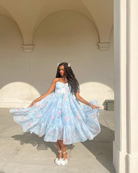 Royal Aesthetic Princess Dress, Pastel Cocktail Dress, Coquette Tea Party, Bestie Photoshoot Ideas, Black Princesscore, Aesthetic Princess Dress, Black Princess Aesthetic, Fluffy Dresses, Pearl Core