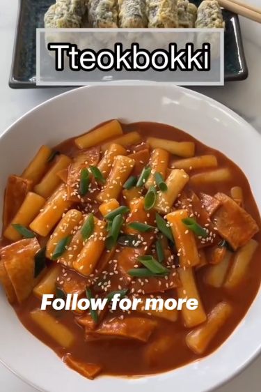 #tteokbokki #koreanfood #kimchi #makanankorea #tteokbokkihalal #tteokbokkimurah #topokki #mukbang #rabokki #odeng #food #koreanfoodlover #jualtteokbokki #koreanstreetfood #asmr #korean #frozenfood #tteok #toppoki #topoki #corndog #foodie #kuliner #bibimbap #foodporn #kimbap #makanankoreahalal #jualkimchi #jajangmyeon #korea Korean Food Kimbap, Tabokkie Recipe, Toppoki Korea, Tteok Kochi, Toppoki Recipe, Tobokki Recipe Easy, Ttbeokki Recipes, Tebokkki Recipe, Toppoki Recipe Korea