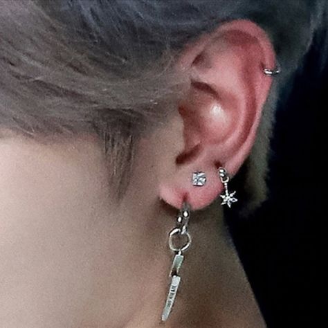 Taeyong's ear piercings <3 Ear Piercings 3, Suga Bts Swag, Ear Piercing, Piercing Tattoo, Tattoos And Piercings, Nct 127, Ear Piercings, Style Icons, Ear Cuff