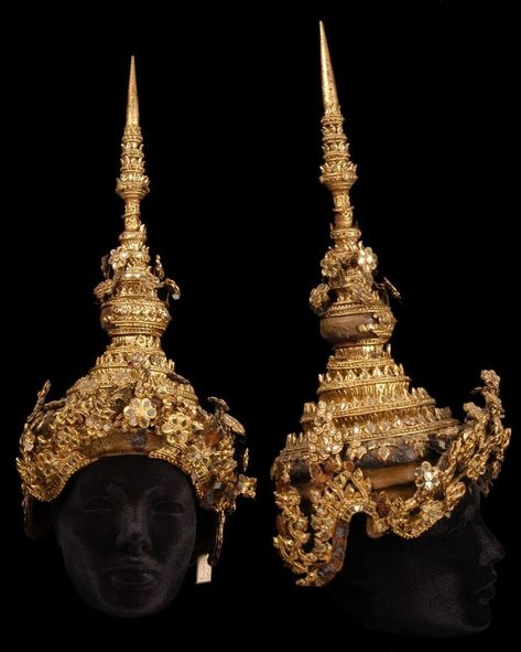 Cambodia Royal Ballet Gold Crown Princess Dance (1930) collection : Musée de l'Homme (Asia) at Museum of France. Ballet Crowns, Cambodian Art, Princess Dance, Royal Ballet, Thai Art, Dance Art, Art Masters, Gold Crown, Crown Princess