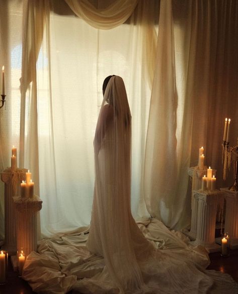 Haunting Wedding Dress, Wedding Dress Ethereal Romantic, Creepy Wedding Aesthetic, Vampy Wedding Dress, Siren Wedding, White Gothic Wedding, Dark Ethereal Wedding, Spooky Wedding Dress White, Bride Aesthetic Dark