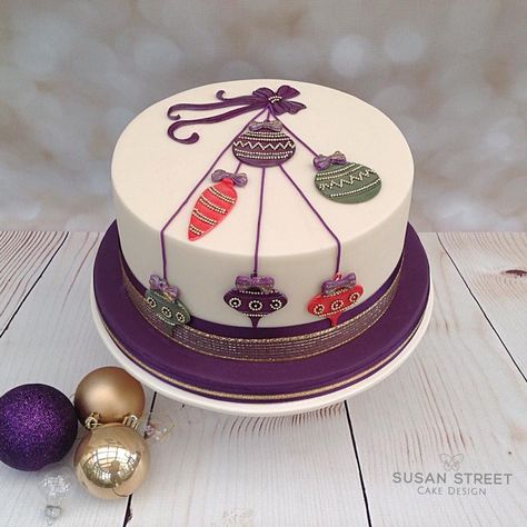 Susan Street Cake Design Super Torte, Winter Torte, Xmas Cakes, Christmas Themed Cake, Christmas Cake Designs, Cupcakes Decorados, Christmas Cake Decorations, Xmas Cake, Winter Cake