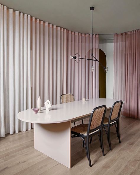 Curtain Detail, Pink Curtains, Interior Textiles, Curved Walls, Rustic Curtains, Curtain Wall, Curtain Ideas, Beautiful Curtains, Table Tops