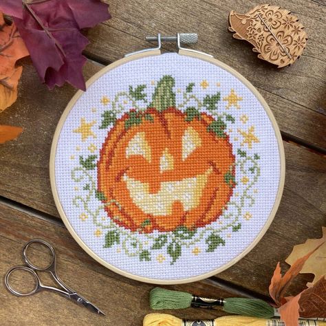 Craft Hobbies, Pumpkin Cross Stitch, Fall Cross Stitch, Halloween Cross Stitch Patterns, Halloween Cross Stitches, Pumpkin Face, Cross Stitch Needles, Cross Stitches, Modern Cross