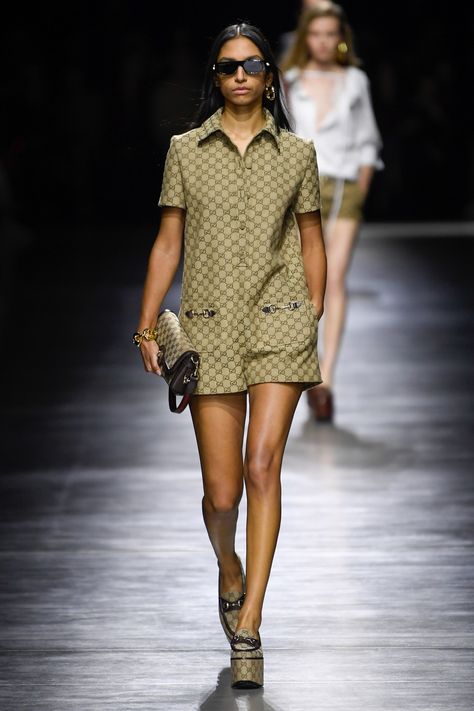 Gucci Spring 2024 Collection at Milan Fahion Week – Footwear News Gucci Runway 2024, Gucci Spring 2024, Gucci Outfits Women, Spring Ready To Wear, Gucci Runway, Gucci Jacket, Gucci Spring, Gucci Dress, Bridal Robe