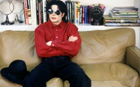 Michael Jackson In Red, Michael Jackson Live, Michael Jackson Hot, Michael Jackson Pics, Jackson Family, The Jacksons, Michael J, King Of Pops, Elizabeth Taylor