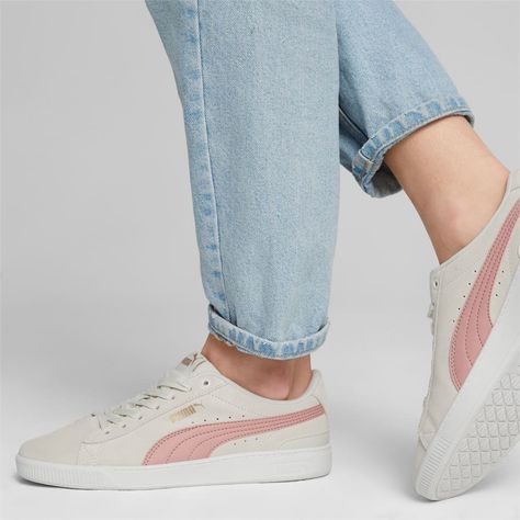 Discover great products at the best prices at Dealmoon. Puma Vikky V3 Women's Sneakers. Price:$60.00 at PUMA Puma Vikky, Classic Branding, Pink Pumas, White Puma, Chelsea Boots Women, Sneakers Puma, Puma Suede, Everyday Shoes, Women's Beanie