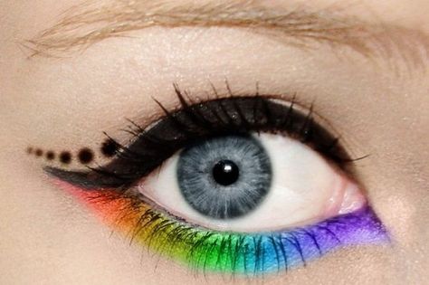 16 Vibrant Rainbow Eyeshadow Ideas Mata Hooded, Makeup Hooded Eyes, Mardi Gras Makeup, Eyeshadow For Hooded Eyes, Rainbow Eyeshadow, Eyeshadow Ideas, Rainbow Eyes, Makeup Blending, Pride Makeup