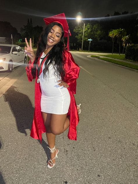 Graduation Outfit Red Cap And Gown, Graduation Dresses With Cap And Gown, Red Cap And Gown Senior Pictures, Graduation Outfit Ideas Red Cap And Gown, Senior Inauguration Outfits, Burgundy Cap And Gown Graduation Outfit, Red Cap And Gown Graduation, Red Cap And Gown Graduation Outfit, Outfit Ideas 8th Grade