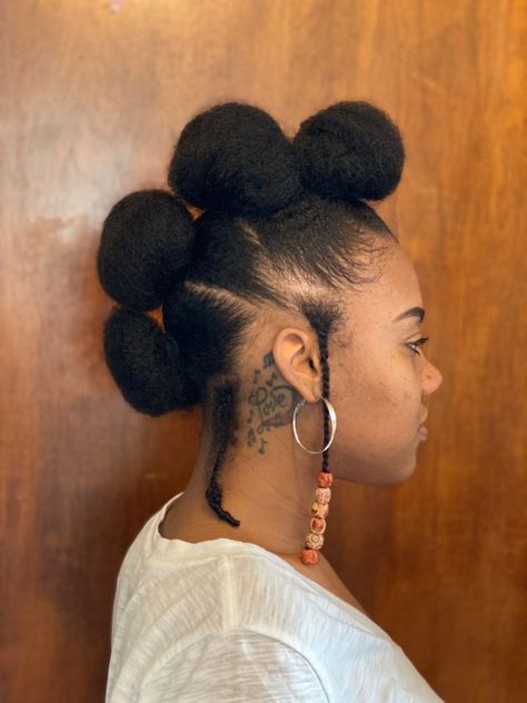 Afro Hair Bun, Natural Hair Bun Styles, Hair 4c, Natural Hair Stylists, Protective Hairstyles For Natural Hair, Braided Cornrow Hairstyles, Pelo Afro, Mohawks, Natural Hair Styles Easy