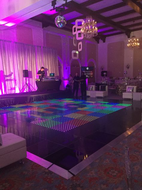 Quinceanera Dj, Sweet 16 Dance Floor, Quince Purple, Disco Birthday, Prom Themes, Quinceanera Planning, Bat Mitzvah Party, Sweet 16 Decorations, Nightclub Design