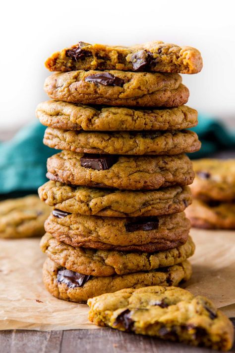 These chewy chocolate chip cookies with less sugar taste every bit as amazing as the full sugar version. Dense, chewy centers with crisp edges! Soft Chewy Chocolate Chip Cookies, Chewy Chocolate Chip Cookies Recipe, Sallys Baking, Giant Chocolate Chip Cookie, Soft Cookies, Sally's Baking, Frozen Cookies, Less Sugar, Chewy Chocolate Chip