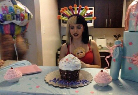 Rare Photos, Melanie Martinez, Adele, Save Money, Balloons, Queen, Money, Tumblr, Free Shipping