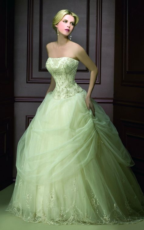 Beautiful! Lovely Fashion, Green Gown, Wedding Dresses Beaded, A Wedding Dress, Halloween Wedding, Fashion Icon, Gorgeous Gowns, Wedding Dress Styles, Beautiful Gowns