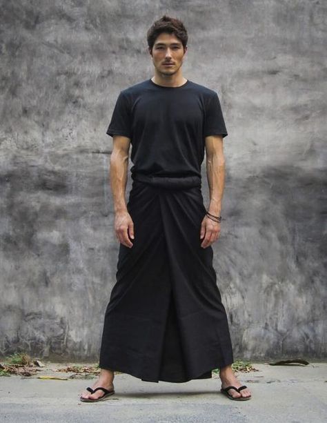 men in skirts Lucas Nct Edit, Samurai Outfit, Men's Skirts, Kilted Men, Samurai Clothing, Genderqueer Fashion, Boys In Skirts, Men Wearing Skirts, Indian Men Fashion