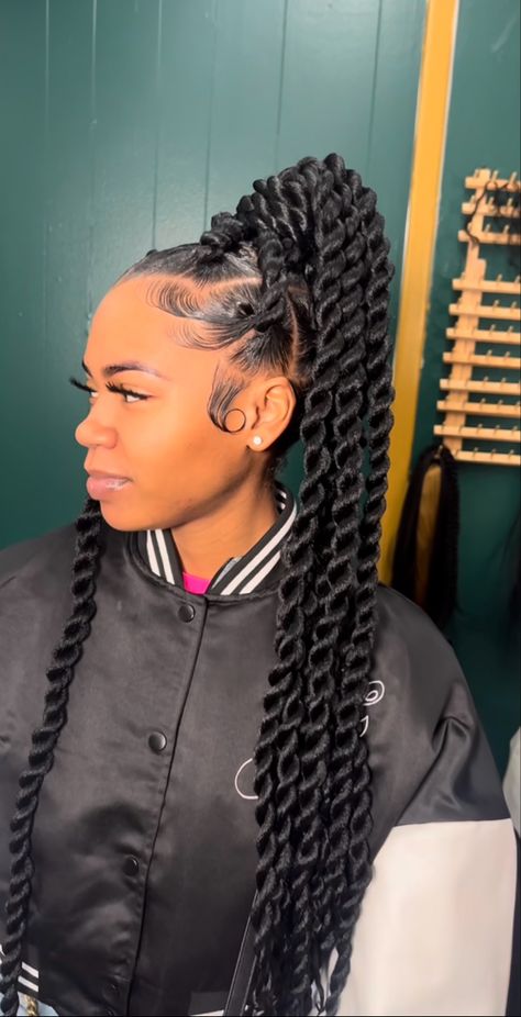 Jumbo Knotless Twists, Jumbo Twist Braids, Healthy Hairstyles, Knotless Hairstyles, Hairstyles Twist, Sarah King, Lemonade Braids Hairstyles, Two Braid Hairstyles, Short Locs Hairstyles