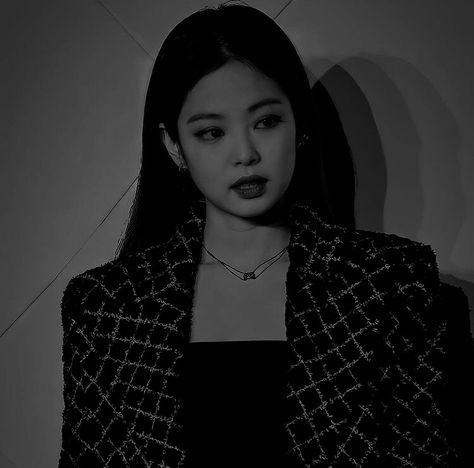 Jennie Savage, Savage Pics, Blackpink Chibi, Queen Jenny, Icons Jennie, Jennie Dark, Dark Icons, Dark Feminine Aesthetic, Jennie Kim Blackpink