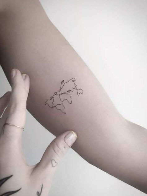 Fine Line Tattoo Minimalist Travel, One Line World Tattoo, World Map Fine Line Tattoo, Fine Line World Map Tattoo, Minimalist World Tattoo, Tattoo World Travel, Tiny Tattoos Travel, Minimalistic Travel Tattoo, Fine Line World Tattoo