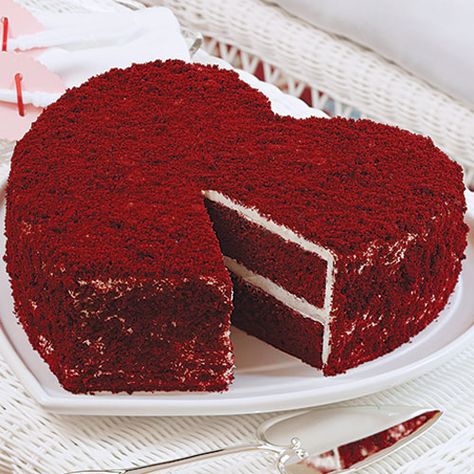 Bolo Red Velvet, Cake For Boyfriend, Wedding Anniversary Cakes, Online Cake Delivery, Sandra Lee, Heart Shaped Cakes, Cake Delivery, Dessert Cupcakes, Velvet Cake