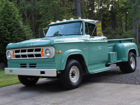 1969 Dodge D300 dually restored by Dan Kostelny and Tumwater Collision in 2011. Dodge Pickup Trucks, Old Dodge Trucks, Dodge Pickup, Shop Truck, Ram Truck, Dodge Power Wagon, Dodge Truck, Old Pickup Trucks, Dodge Trucks Ram