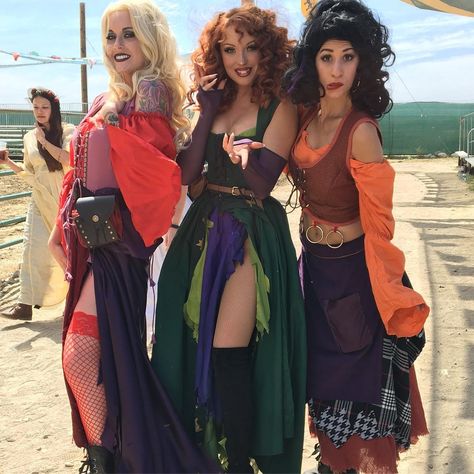 Inspiration & Accessories: DIY Sanderson Hocus Pocus Halloween Costume Idea #hocuspocus #hocuspocuscosplay #sexywitches #sexywitches2018  #renaissancepleasurefaire #sandersonsisters Diy Hocus Pocus, Sanderson Sisters Costumes, Hocus Pocus Halloween Costumes, Hocus Pocus Costume, Anime Festival, Sister Costumes, Bff Halloween Costumes, Trio Halloween Costumes, Halloween Coustumes