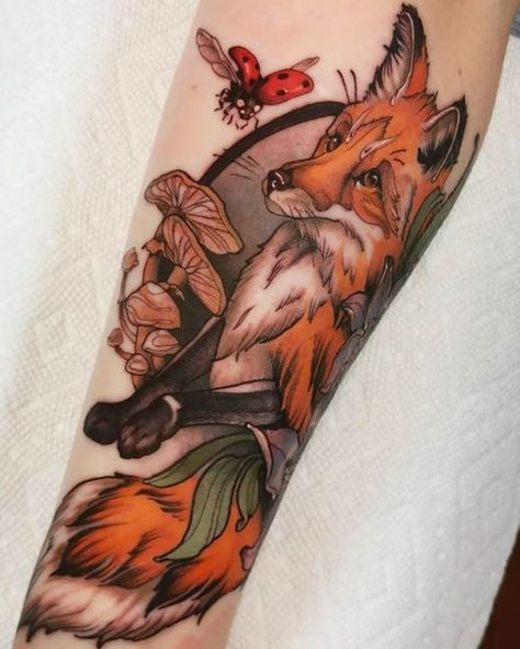 Altar Tattoo, Ladybug Tattoo, Backpiece Tattoo, Fox Tattoo Design, Autumn Tattoo, Tattoo Animal, Lady Bug Tattoo, Tattoo Leg, Flash Tattoo Designs