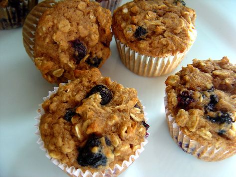 Blueberry Applesauce, P90x Recipes, Oatmeal Blueberry, Different Kinds Of Cakes, Blueberry Oatmeal Muffins, Applesauce Muffins, Healthy Blueberry Muffins, Filled Muffins, Blueberry Oatmeal