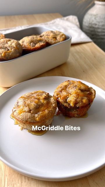 Becca | TeacherTastes on Instagram: "McGriddle Bites - 1 lb ground breakfast sausage, cooked - 2 cups protein pancake mix of choice (I used @flourishpancakes ) - 1 1/2cups water - 2 cup shredded cheddar cheese - Maple syrup (measure with your heart) 1. Preheat oven to 400 2. Combine cooked sausage, pancake mix, water, and shredded cheese 3. Divide into 12 sprayed muffin trays 4. Top each with maple syrup 5. Bake 400 for 20 6. Enjoy!" Healthy Mcgriddle Bites, High Protein Mcgriddle Muffins, Protein Mcgriddle Bites, Protein Mcgriddle Muffins, Mcgriddle Muffins Recipe, Kodiak Mcgriddle Muffins, Kodiak Cakes Muffins Sausage, High Protein Mcgriddle Cups, Sausage Mcgriddle Muffins