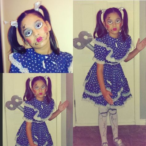 DIY Broken Wind-up Doll Costume Wind Up Doll Costume Women, Diy Wind Up Doll Costume, Wind Up Doll Costume Kids, Broken Doll Makeup Kids, Samhain Costume, Broken Doll Halloween Costume, Clowns Costume, Scary Doll Costume, Creepy Doll Halloween Costume