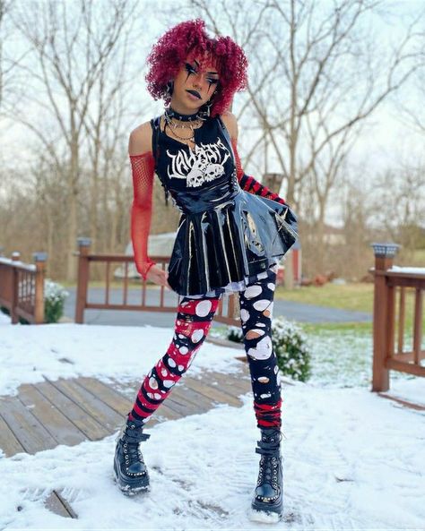 #mallgoth #altfashion #alternative #gothstyle #emo #punk #egirl #edgy Cybergoth Outfits, Goth Outfit Inspo, Goth Streetwear, Rave Fits, Rave Girl, Alt Outfits, Cyberpunk Fashion, Emo Outfits, Aesthetic Shoes