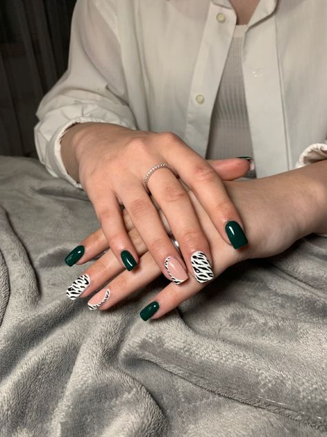 green nails with zebra Zebra Nails, Green Zebra, Green Nails, Nails, Green