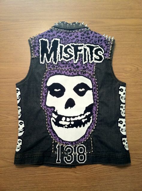 Misfits Band Art, Misfits Band, Punk Vest, Battle Jackets, Battle Vest, Punk Fashion Diy, Horror Punk, Battle Jacket, Metal Clothing