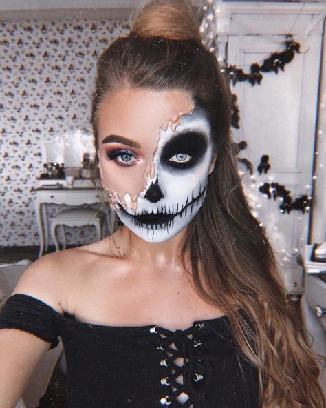 Half Skull Makeup Halloween, Horror Smink, Nem Halloween Makeup, Makijaż Sugar Skull, Pelottava Halloween, Halloweenský Makeup, Halloween Make-up Looks, Holloween Makeup, Creepy Makeup