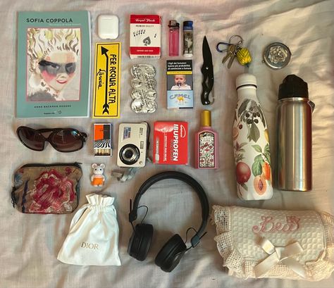 Everyday Bag Aesthetic, Sofia Core Aesthetic, Sofia Coppola Aesthetic, Sofia Coppola Style, Capacious Bag, Digital Camera Aesthetic, Architecture Europe, Everyday Bag Essentials, Beach Tan