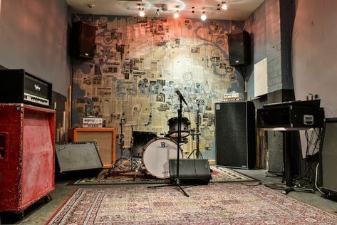 Garage Music Studio, Kids Music Room, Teen Music, Music Room Office, Studio Music Room, Band Rooms, Drums Studio, Music Room Design, Home Recording Studio Setup