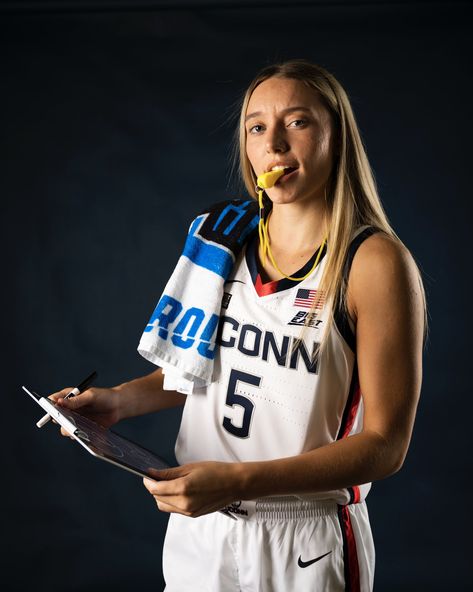 Basketball Pictures Poses, Uconn Basketball, Basketball Girlfriend, Paige Bueckers, Uconn Womens Basketball, Future Girlfriend, I Love Basketball, Basketball Is Life, Love And Basketball