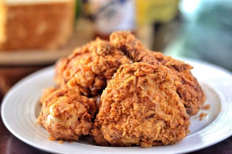 Southern Fried Chicken Recipe - Coop Can Cook Fried Chicken With Gravy, Popeyes Spicy Chicken Recipe, Chicken With Gravy, Popeyes Fried Chicken, Fried Chicken Ingredients, Fried Chicken Recipe Southern, Bunny Bread, Vegan Fried Chicken, Zucchini Feta