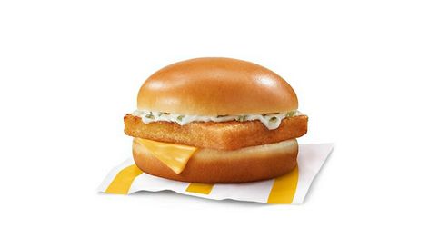 Filet O Fish, Fish Burger, Mc Donald, Chicken Burgers, Salmon Burgers, Italian Recipes, Food To Make, Breakfast Recipes, Favorite Recipes