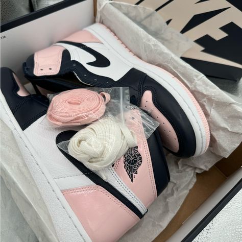 Elevate Your Sneaker Game With These Stylish Air Jordan 1 Retro Hi Og Bubble Gum Sneakers. Featuring A High Top Shoe Shaft Style, These Sneakers Are Perfect For Women (Size 11) Or Men (Size 9 1/2) Who Want To Make A Statement. The Multicolor Design, Including Atmosphere/White-Laser Pink-Obsidian, Adds A Pop Of Color To Any Outfit. These Sneakers Are Part Of The Air Jordan Product Line And Were Released In 2021. The Style Code, Dd9335-641, And Release Date, 20211223, Make Them A Must-Have For Any Outfit School, High Top Shoe, Womens Jordans, Sneaker Games, Air Jordan 1 Retro, Jordan 1 Retro, Athletic Fashion, Air Jordan 1, Jordan Shoes