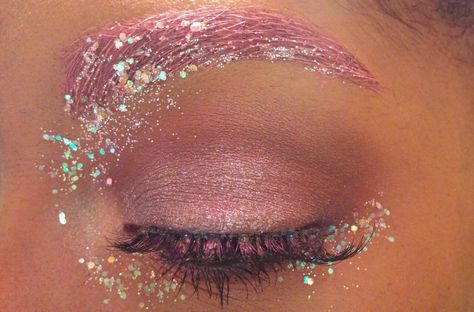 Glitter Brows, Glitter Eyebrows, Colored Mascara, Diy Beauty Treatments, Mermaid Vibes, Avant Garde Makeup, Rave Makeup, Sweet Fashion, Mermaid Dreams